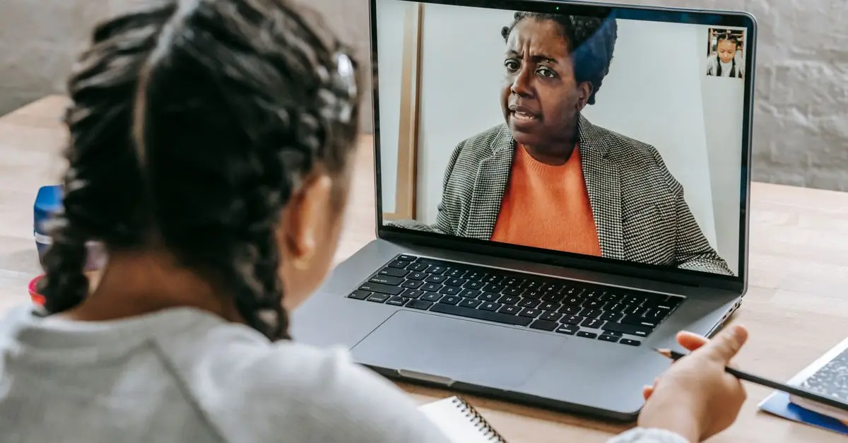 Comment créer une ambiance engageante pour vos webinaires